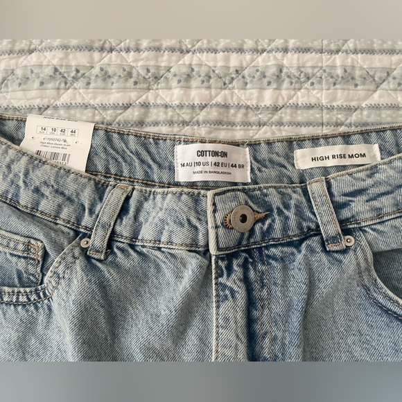 Cotton On High Rise Mom Denim shorts- brand NEW with tags - Picture 3 of 4